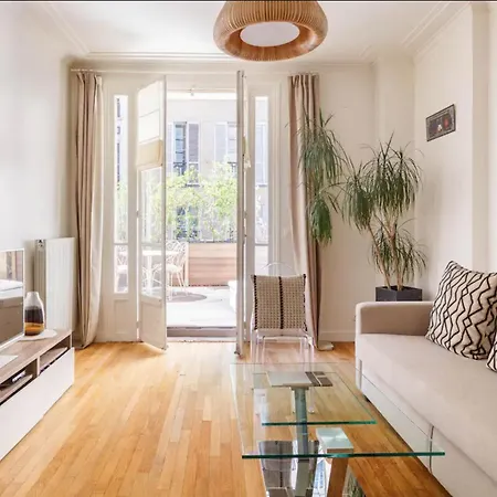 Champs-elysees/president Palace.terrace & Parking Apartment Paris